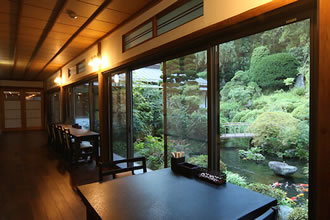 身延山久遠寺で初詣・初日の出&宿坊朝食と初湯ツアーのイメージ