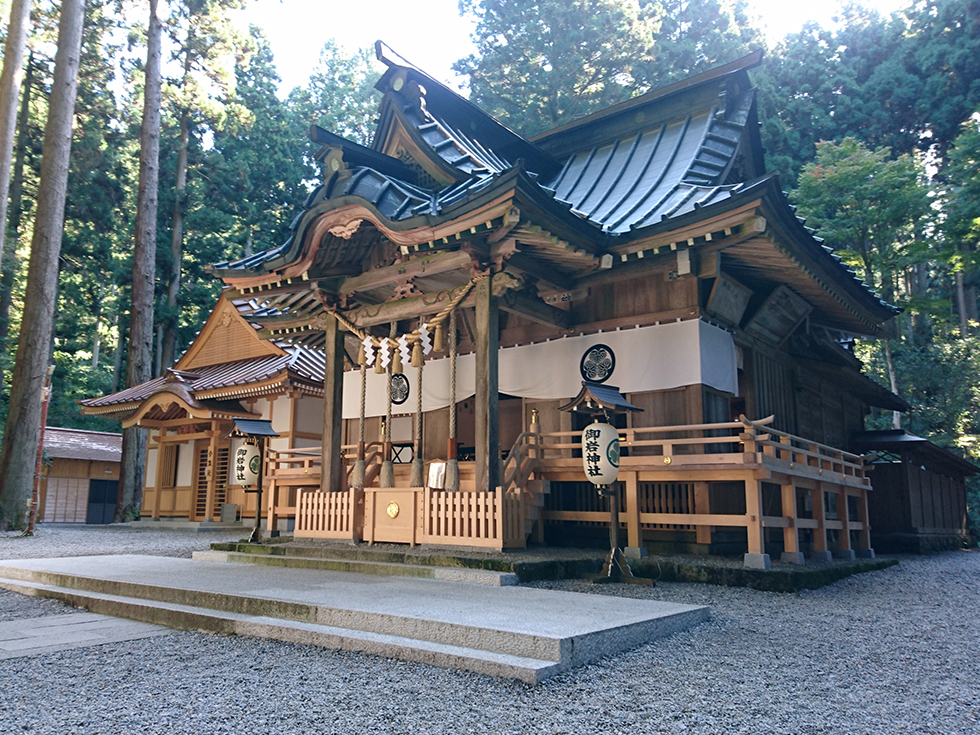 御岩神社と酒列磯前神社参拝バスツアー