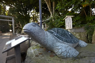 酒列磯前神社 ウミガメの石像