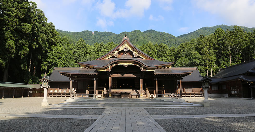 弥彦神社と寺泊の市場通りバスツアー