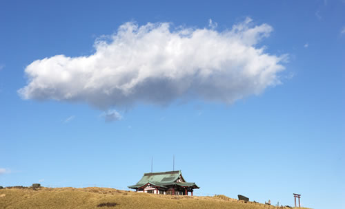 箱根元宮月次祭と寒川神社参拝バスツアー