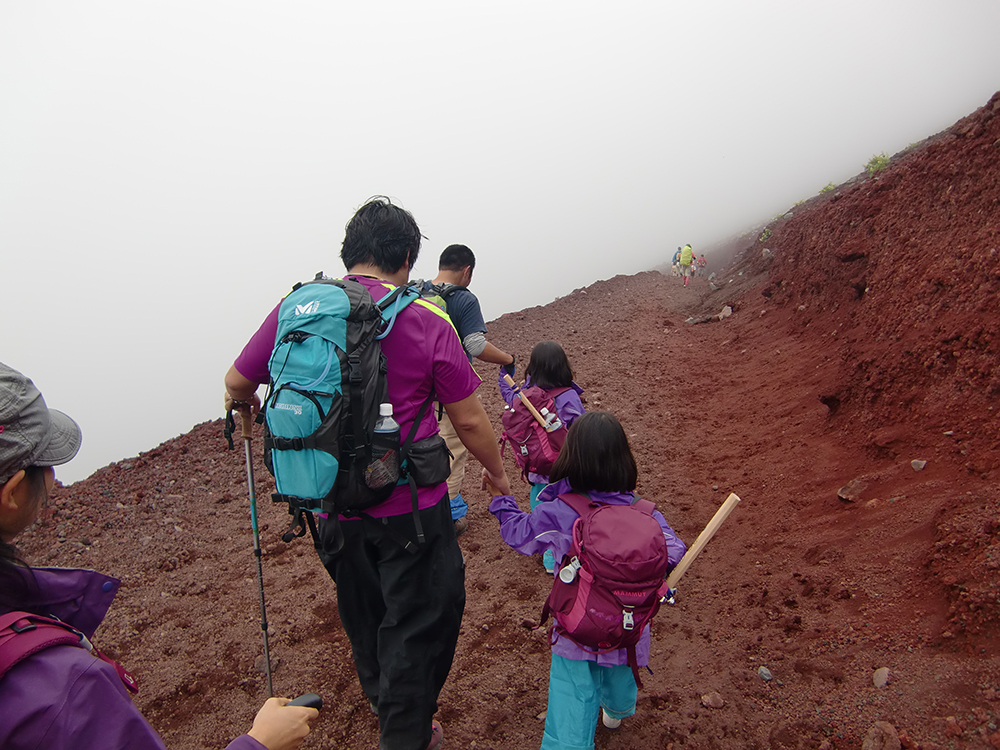 【朝発 八合目宿泊】親子富士登山バスツアーのイメージ