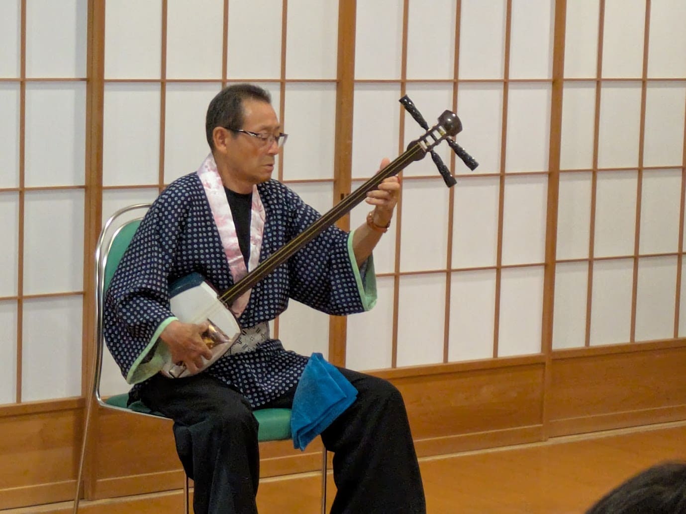 夜の三味線演奏