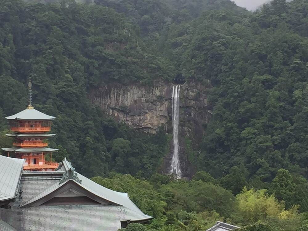 三重塔と那智の滝