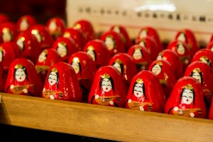 宝厳寺　弁天様の幸せ願いダルマ