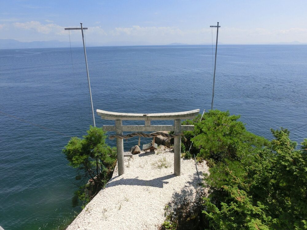 都久夫須麻神社　竜神拝所