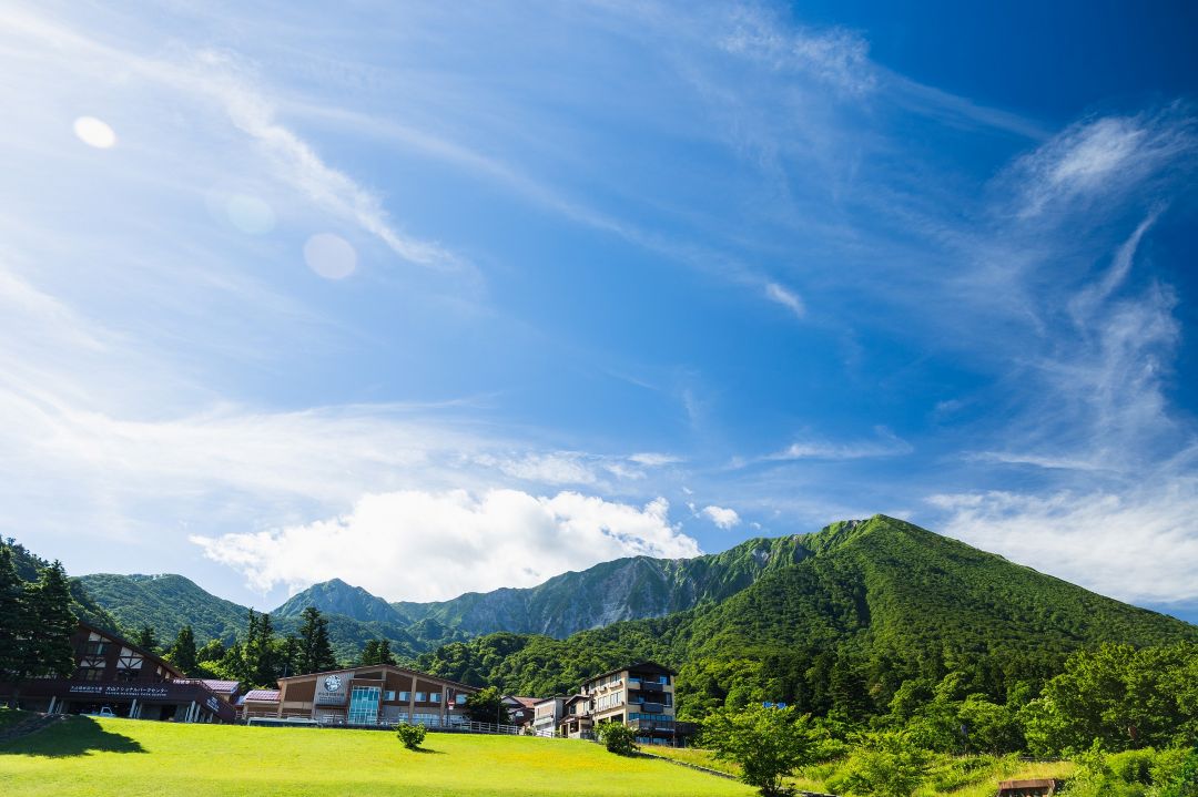 大山(博労座駐車場から)