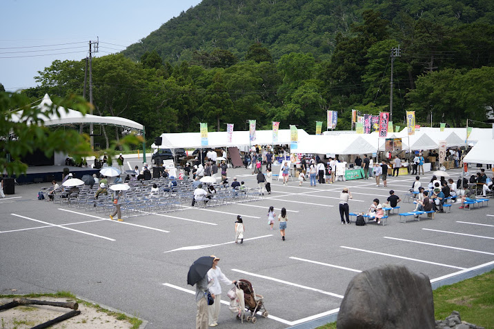 大山博労座 左下はたいまつ行列終着たいまつ置き場