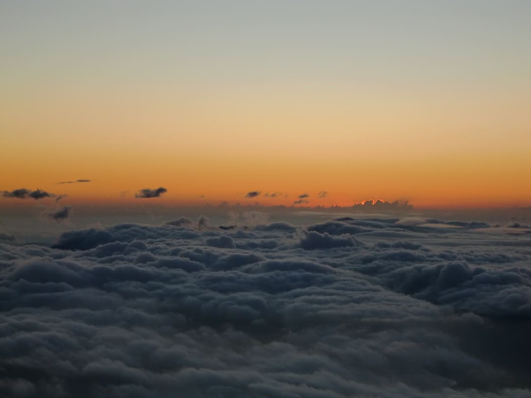 御来光前の美しい雲海