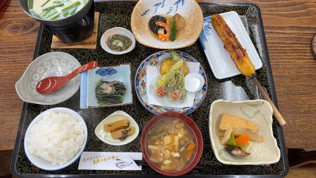 県名・観光名所・ツアーいずれかが入ります