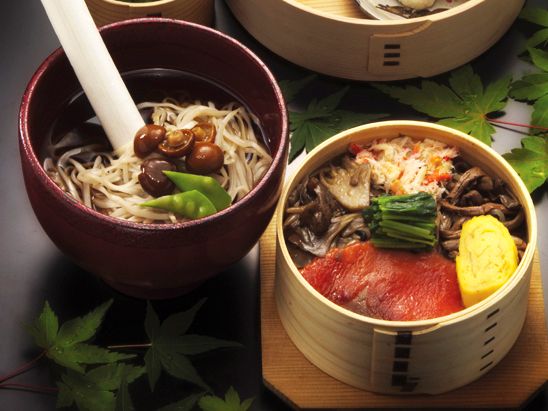 会津地そばと五種輪箱