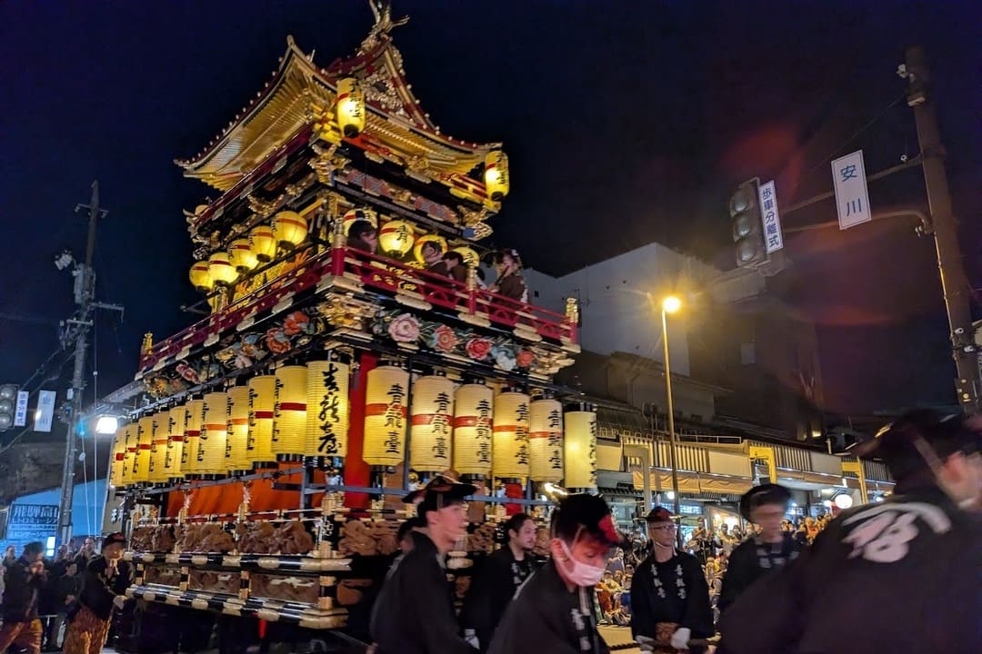 春の高山祭