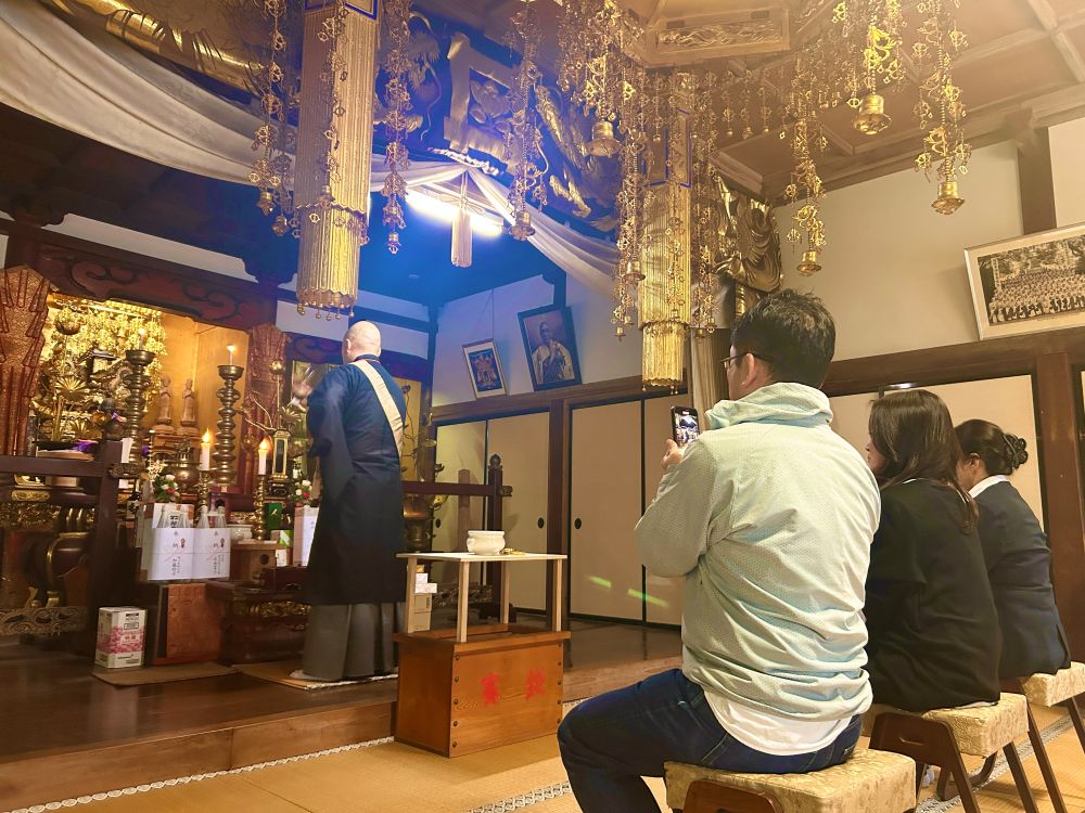 作ったブレスレットには住職が魂入れをしてくださいます