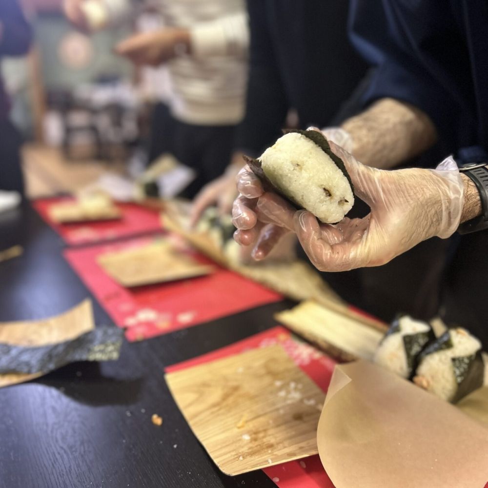 おにぎり作り体験