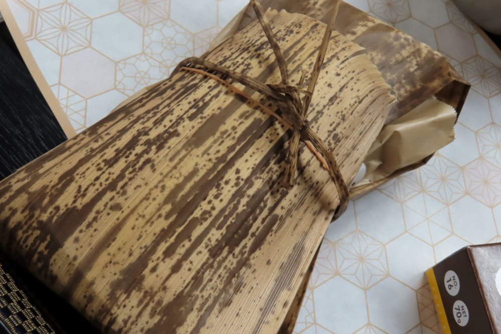 自分で結んだおにぎりを持って山頂へ