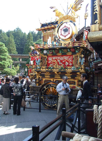 秋の高山祭りと白川郷バスツアーのイメージ３