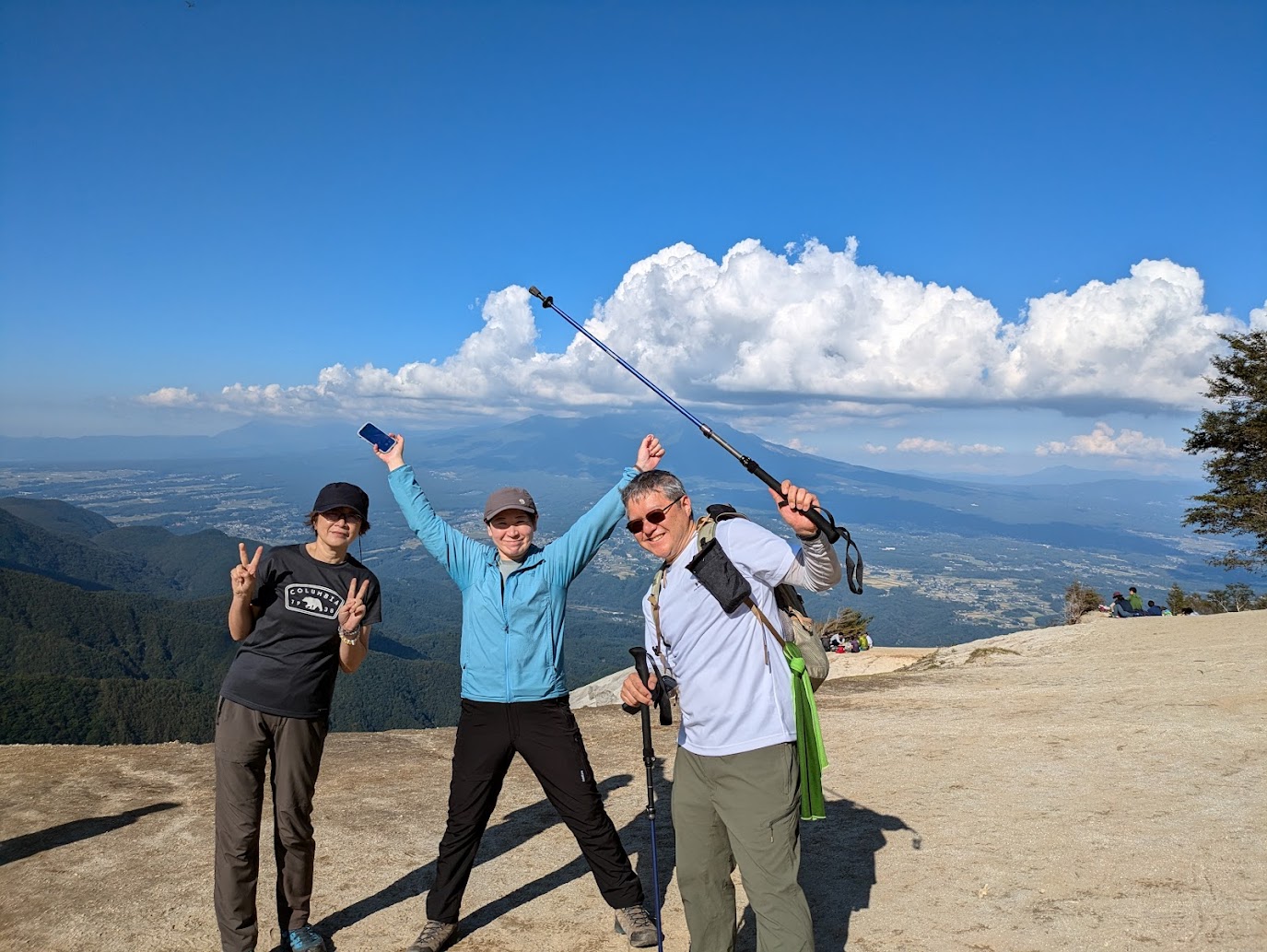 八ヶ岳をバックに