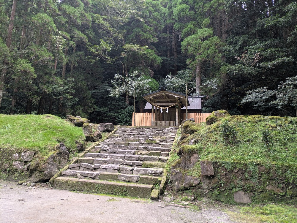 別当寺であった華林寺跡