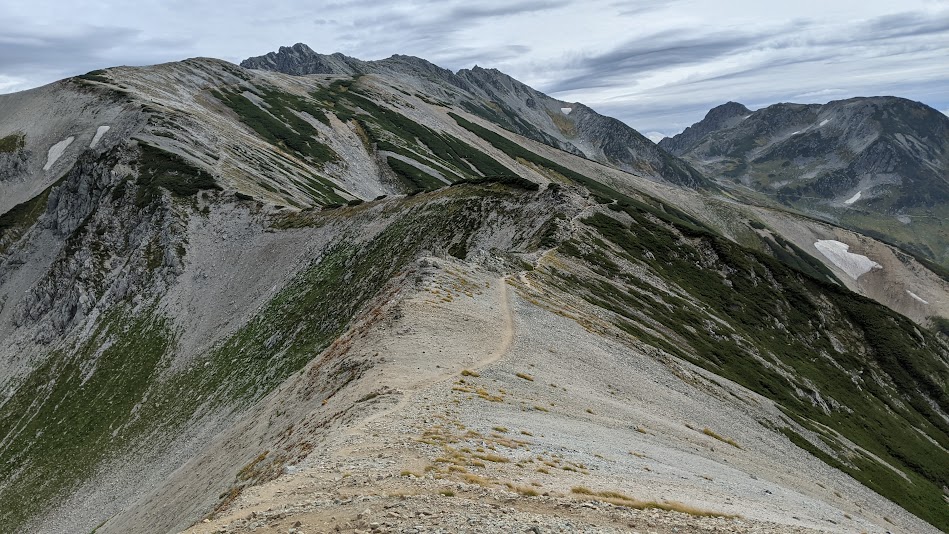 真砂岳から別山の稜線