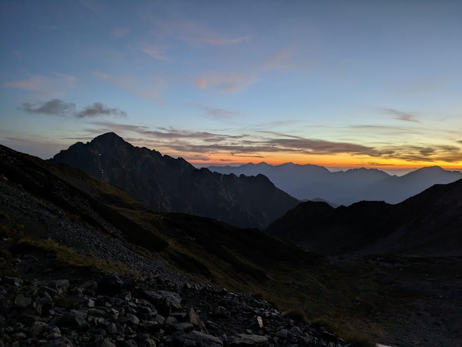 剱御前小舎からの剱岳と朝焼け