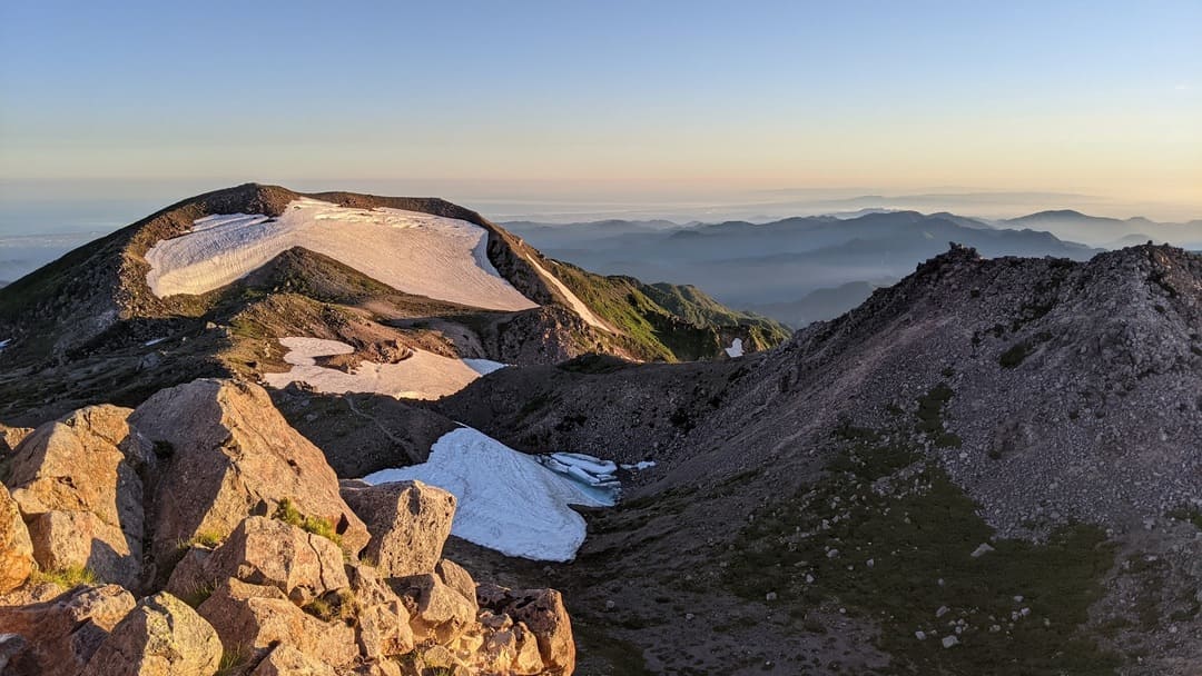 御池巡りコースをのぞむ
