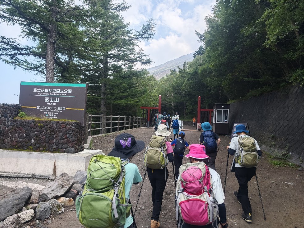 親子で富士登山ツアーイメージ