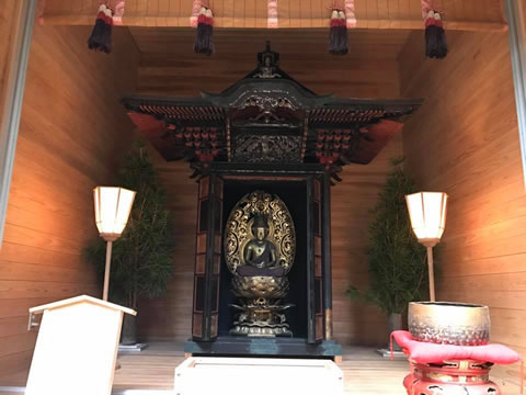 御岩神社大日如来像