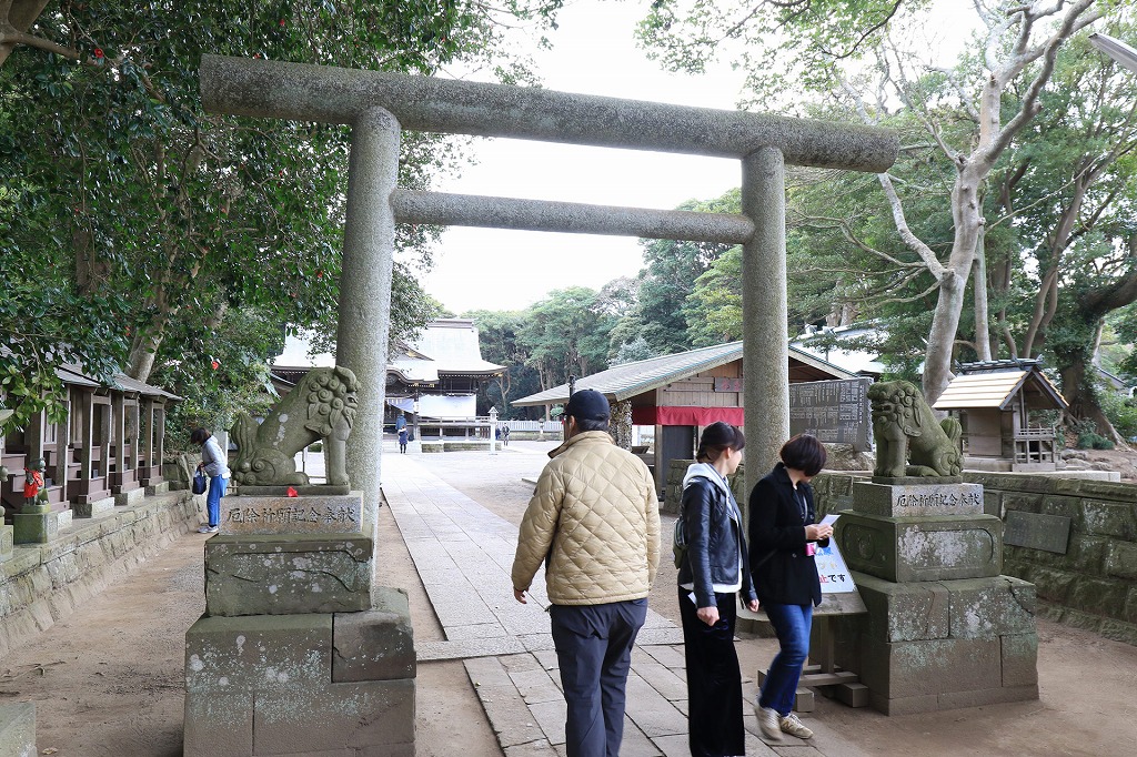 境内はとてもシンプルな感じです。