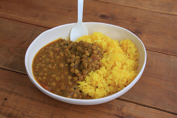 お昼は露天の豆カレーにしました。お店も多く、また露天も多いので忙しいなら露天でお昼を済ませるのもお勧めです。