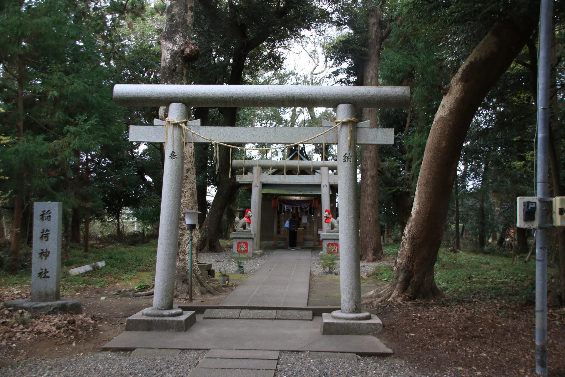 こちらの稲荷神社も御利益ありです。