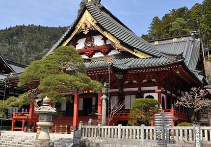 身延山久遠寺で初詣・初日の出バスツアー