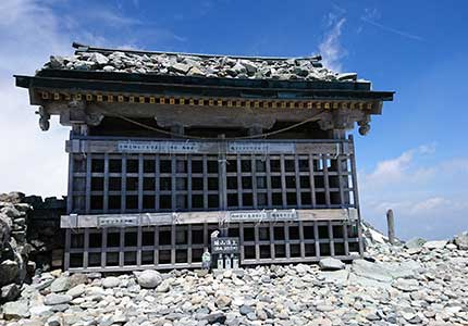 立山の雄山三神社を巡る 峰本社登拝コース