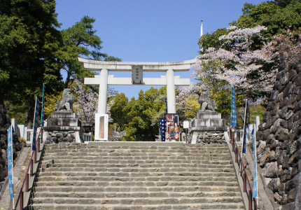 武田神社・金櫻神社・新屋山神社